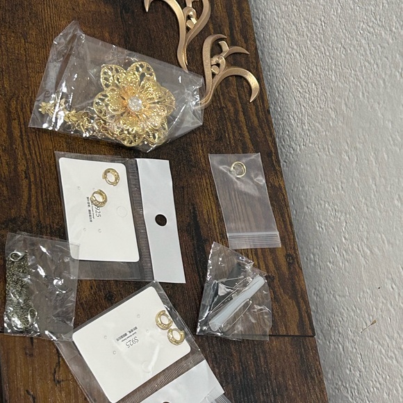 K-pop Demon Hunters White and Gold Costume- Mira - Picture 4 of 4